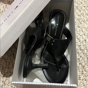 Tommy Hilfiger Black Heeled Shoes Elegant Design